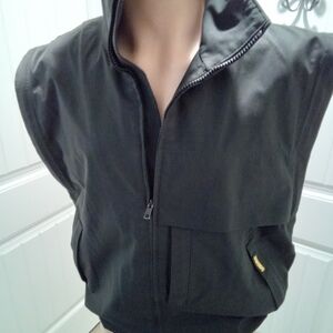 Zero Restriction Ladies Waterproof Golf Vest Size M.